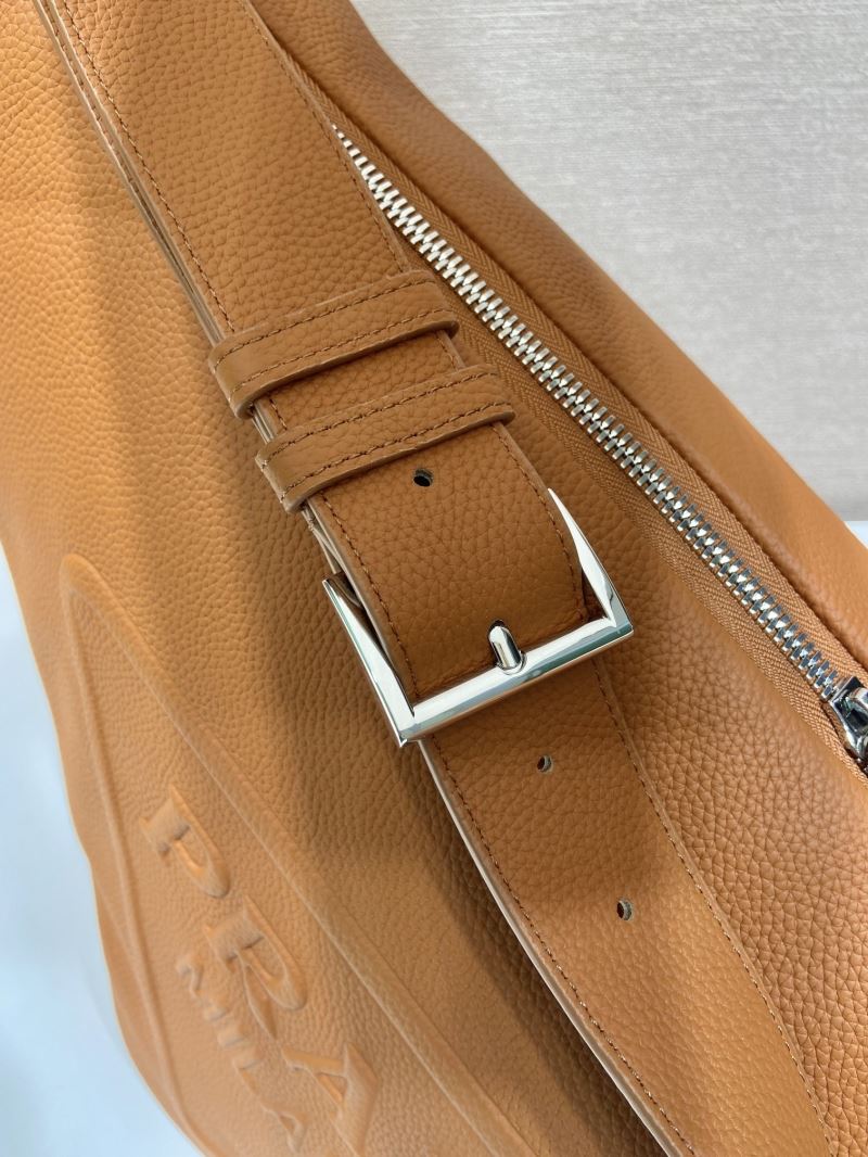 Pra*a triangle pouch